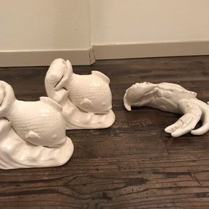 Ceramic fish bookends and crab